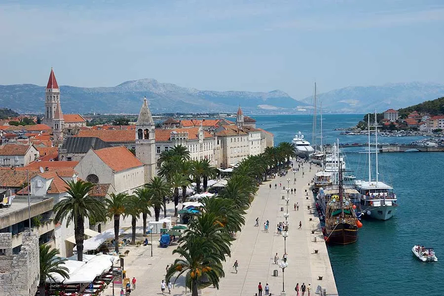 Town promenade